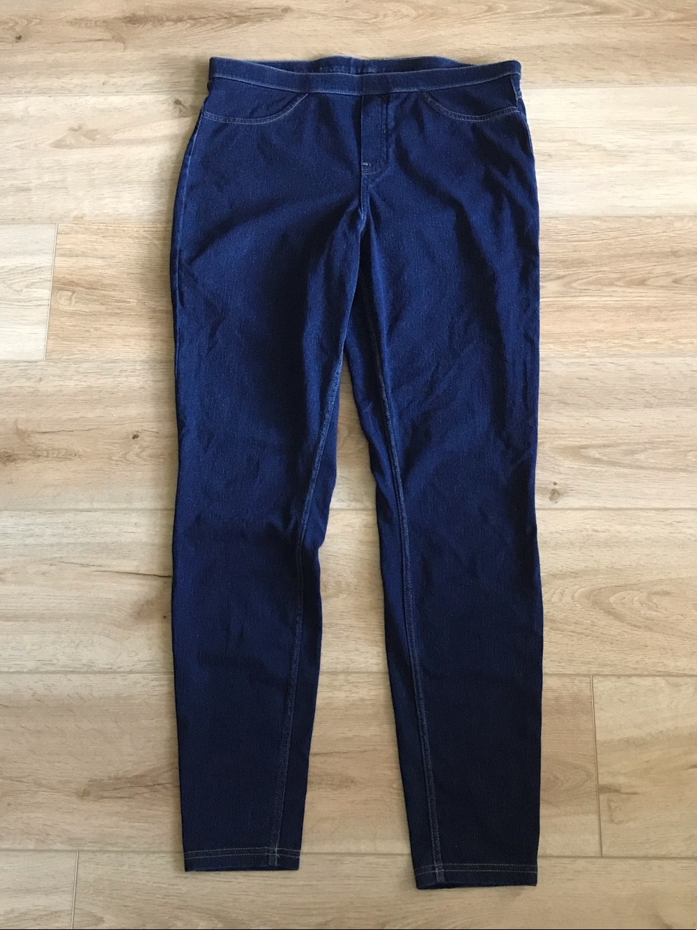 HUE Dark Blue Denim Pull-On Jeggins Size Medium